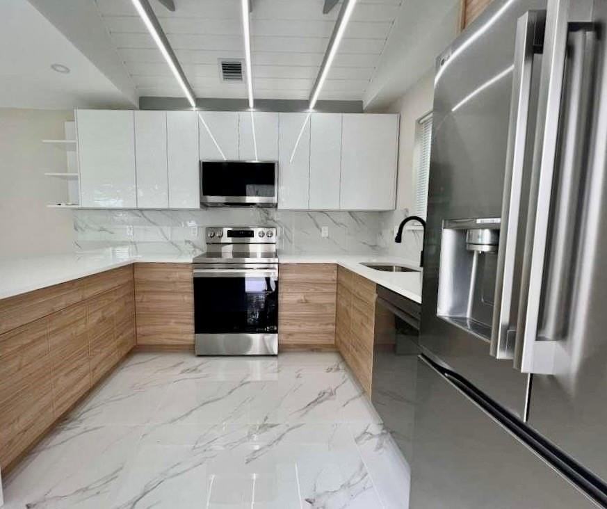 3621 Riverland Rd - Photo 3 of 13