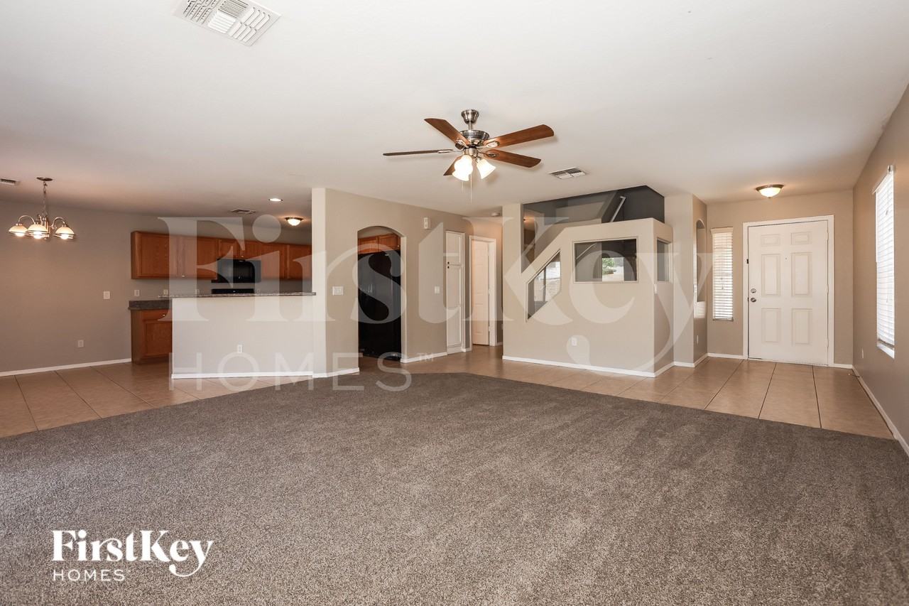 31351 N Blackfoot Dr - Photo 3 of 16