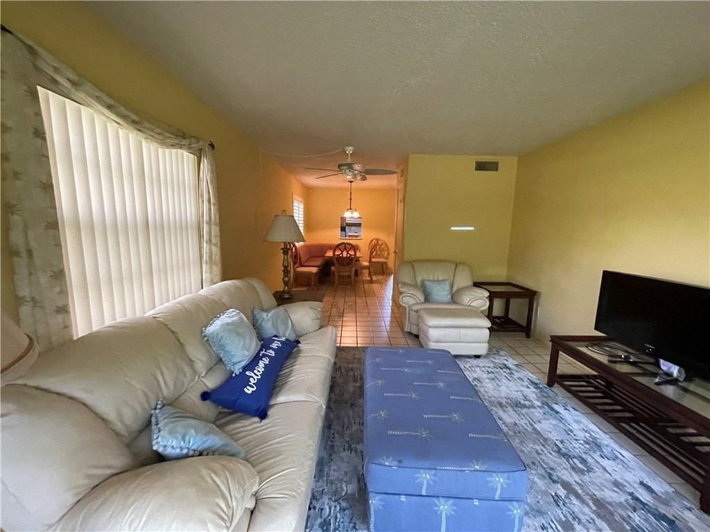 96 Spring Lake Dr Apt 101 #101 - Photo 4 of 18