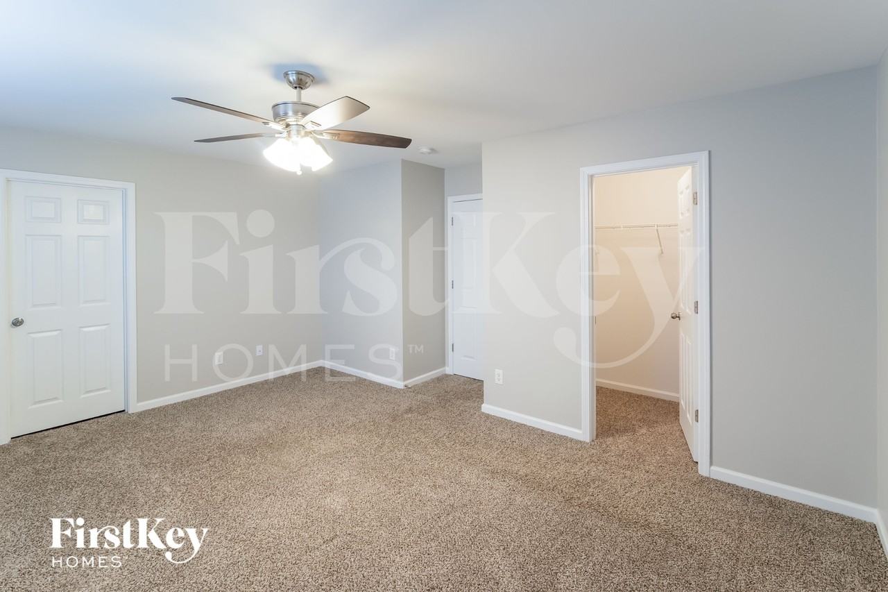 283 Cameron St - Photo 7 of 15