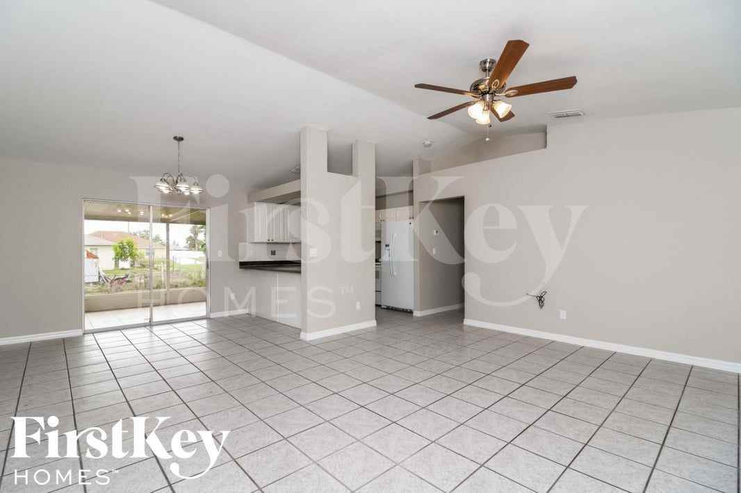 222 Nw 28th Ct - Photo 2 of 14