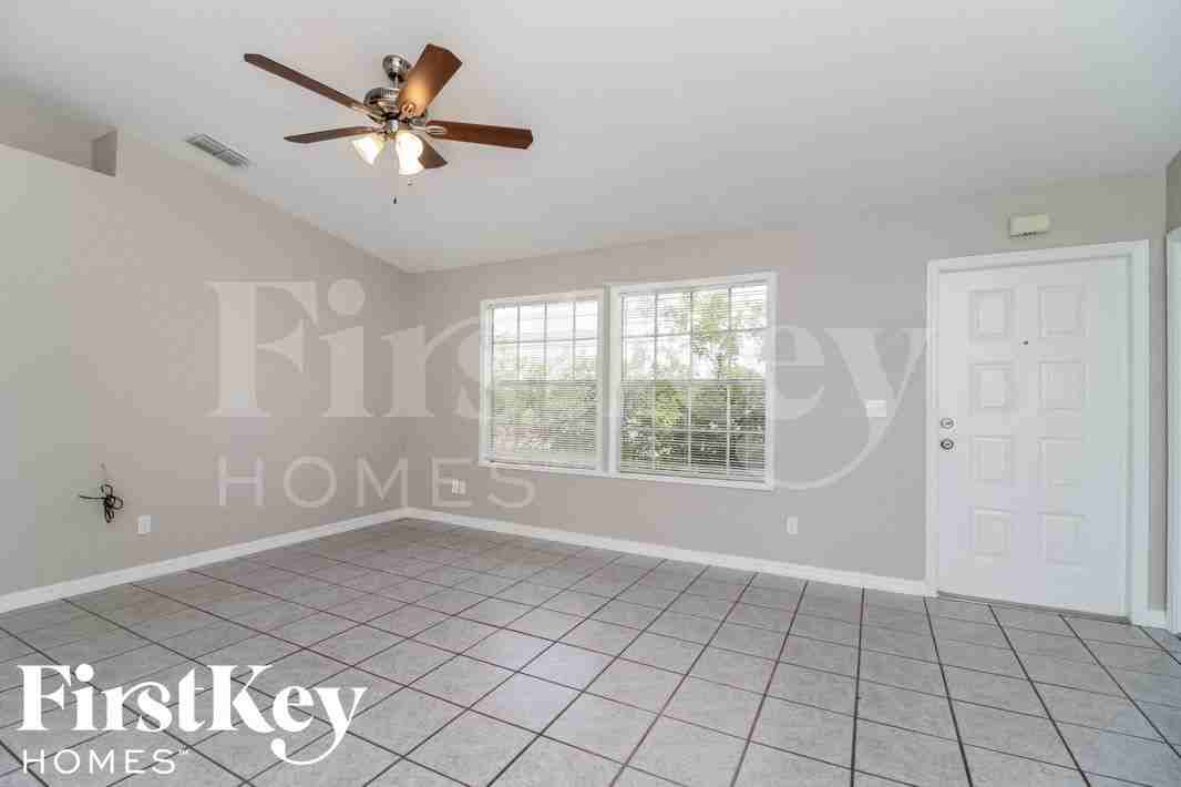 222 Nw 28th Ct - Photo 3 of 14