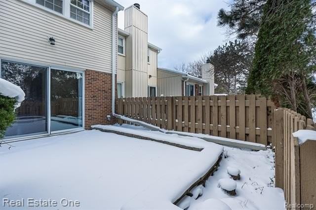 5075 Buckingham - Photo 4 of 34