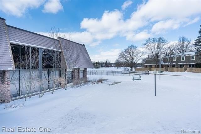 5075 Buckingham - Photo 7 of 34