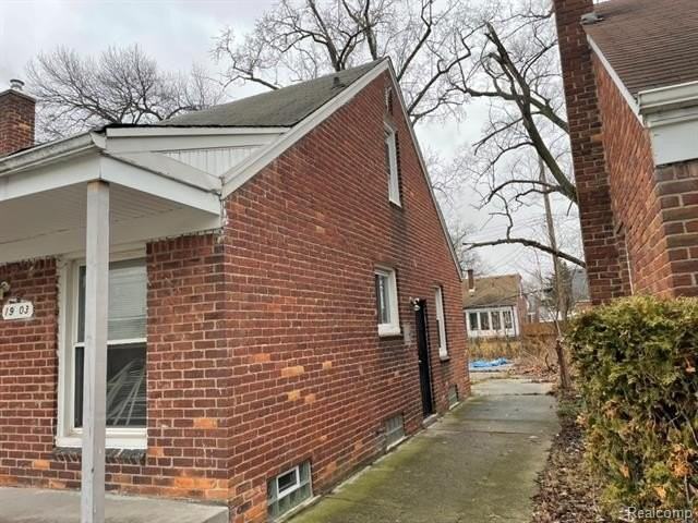 19803 Santa Rosa Dr - Photo 3 of 31