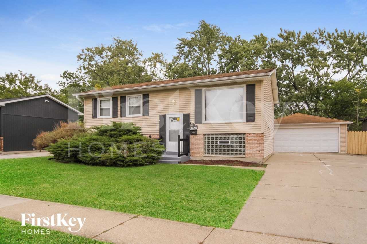 17213 Springtide Ln - Photo 2 of 19