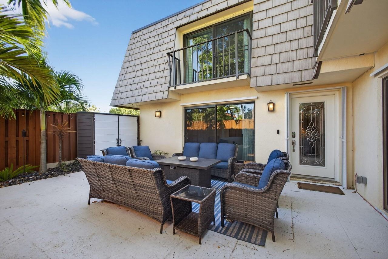 112 Ocean Cove Dr - Photo 4 of 50