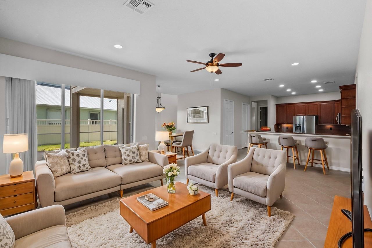 206 Nw Magnolia Lakes Blvd - Photo 5 of 35