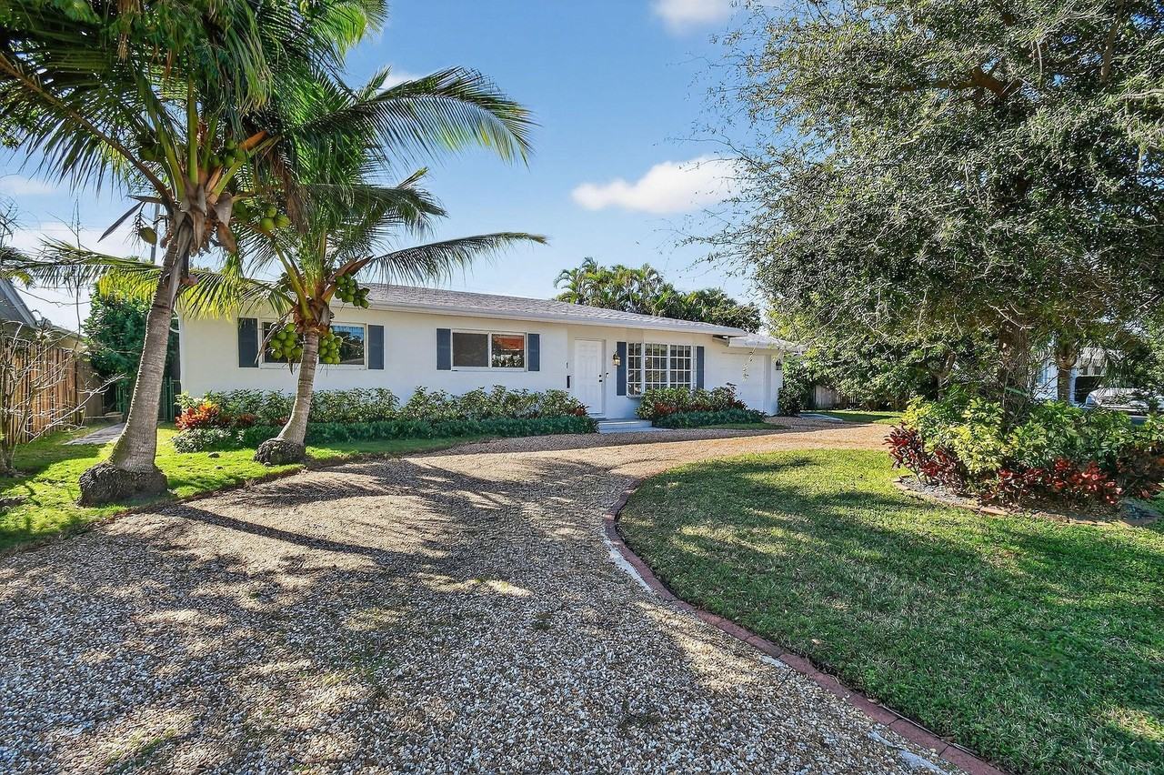 122 Arlington Pl - Photo 3 of 30