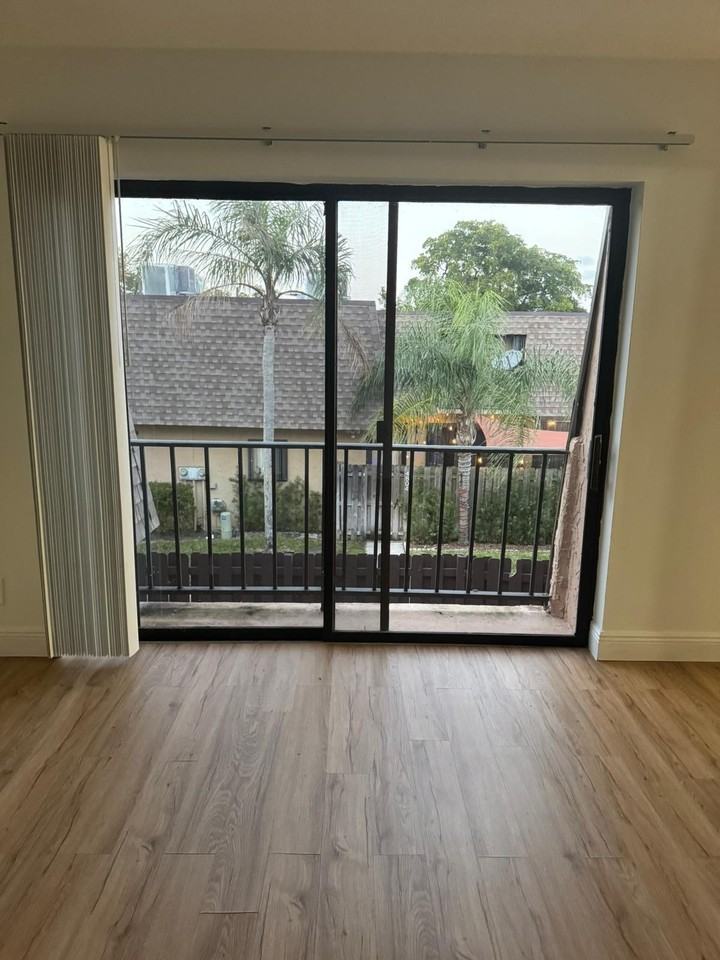 4702 Waterview Cir - Photo 2 of 22