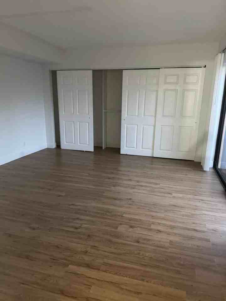 4702 Waterview Cir - Photo 4 of 22