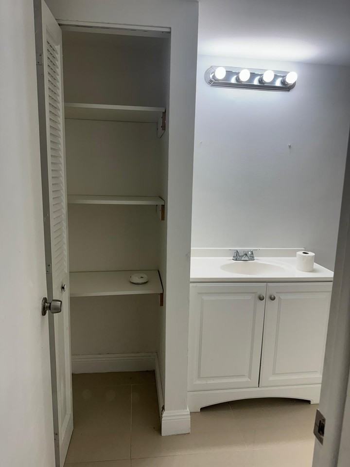 4702 Waterview Cir - Photo 6 of 22