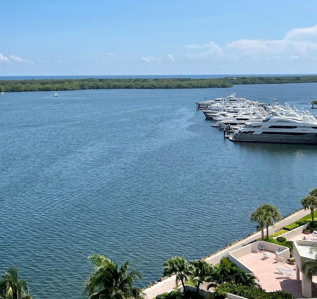 132 Lakeshore Dr #1118 - Photo 2 of 25