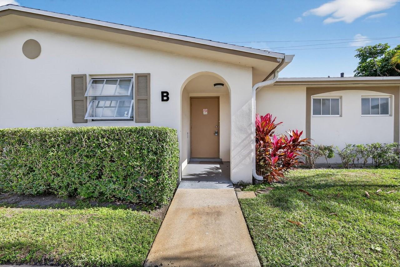 2660 Barkley Dr E #B - Photo 2 of 36