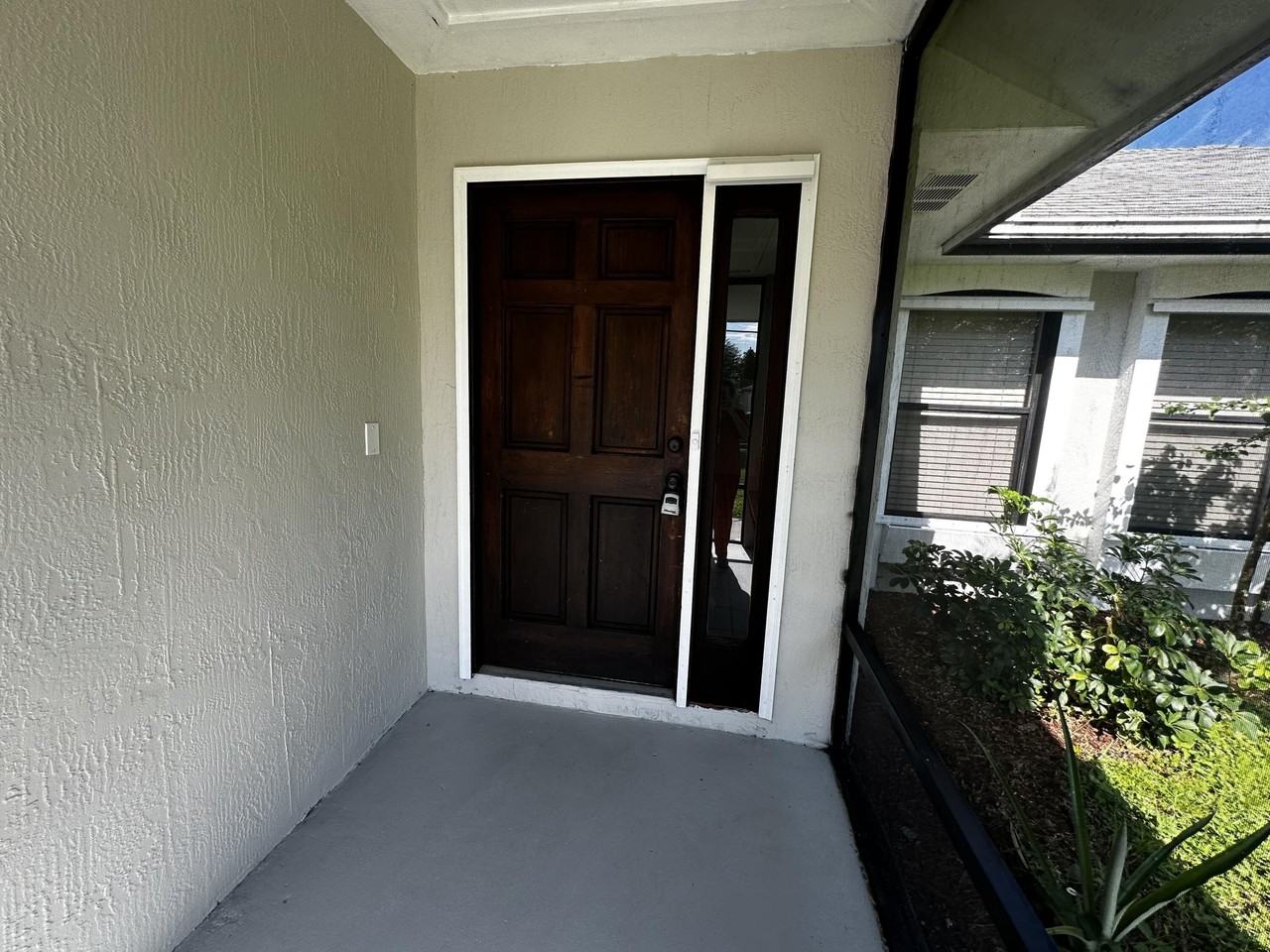 2562 Sw Kenilworth St - Photo 2 of 18