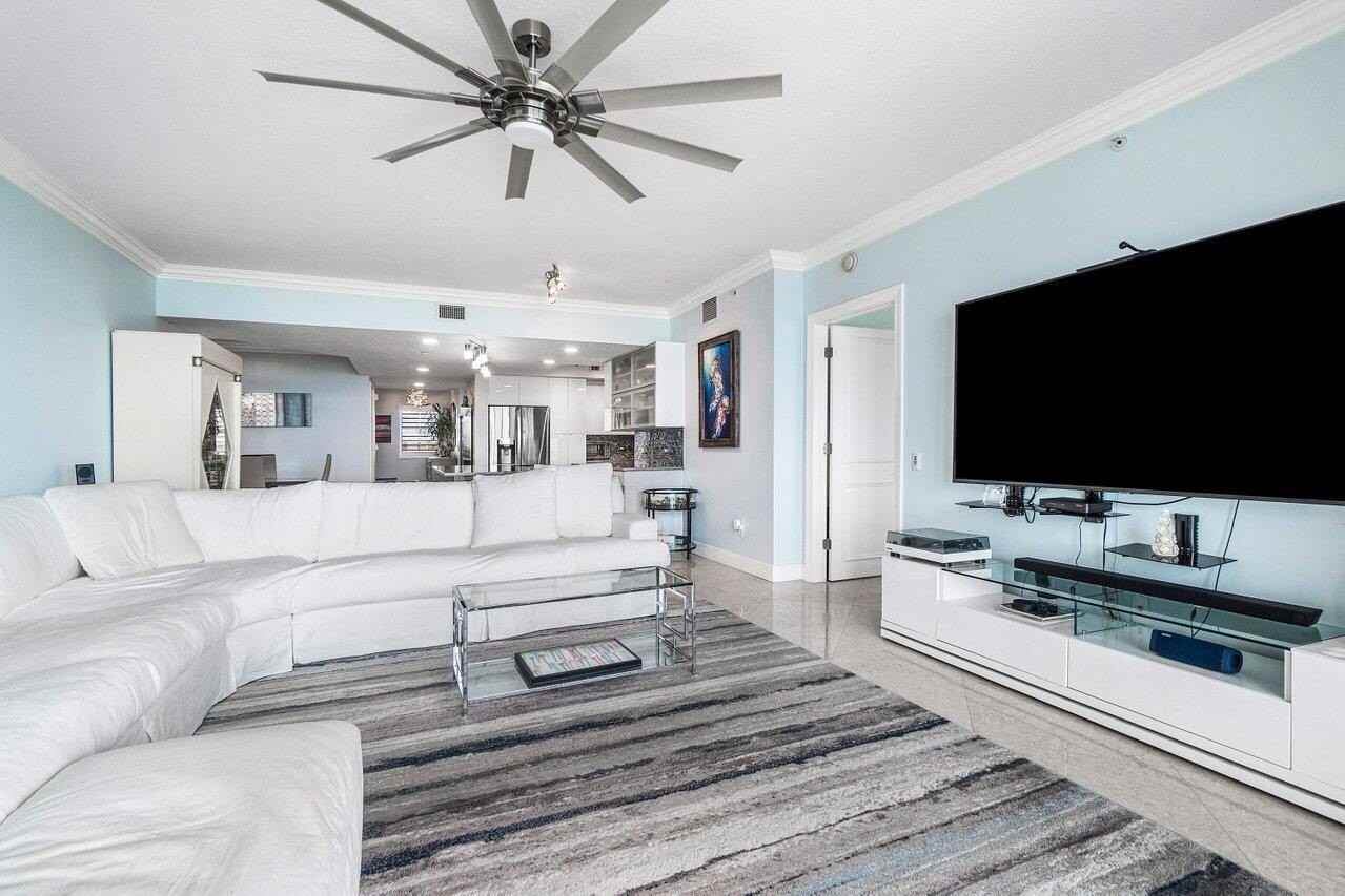 2650 Lake Shore Dr #701 - Photo 6 of 50