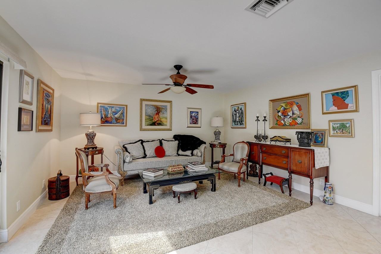 2492 Nw 10th St - Photo 7 of 31