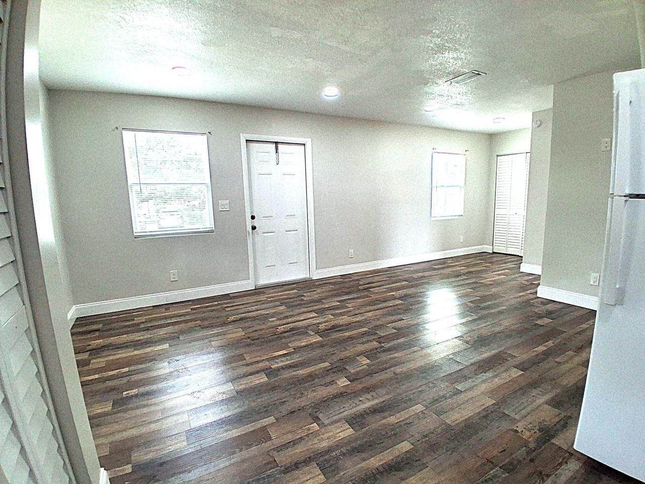 1216 Pioneer Rd - Photo 2 of 8