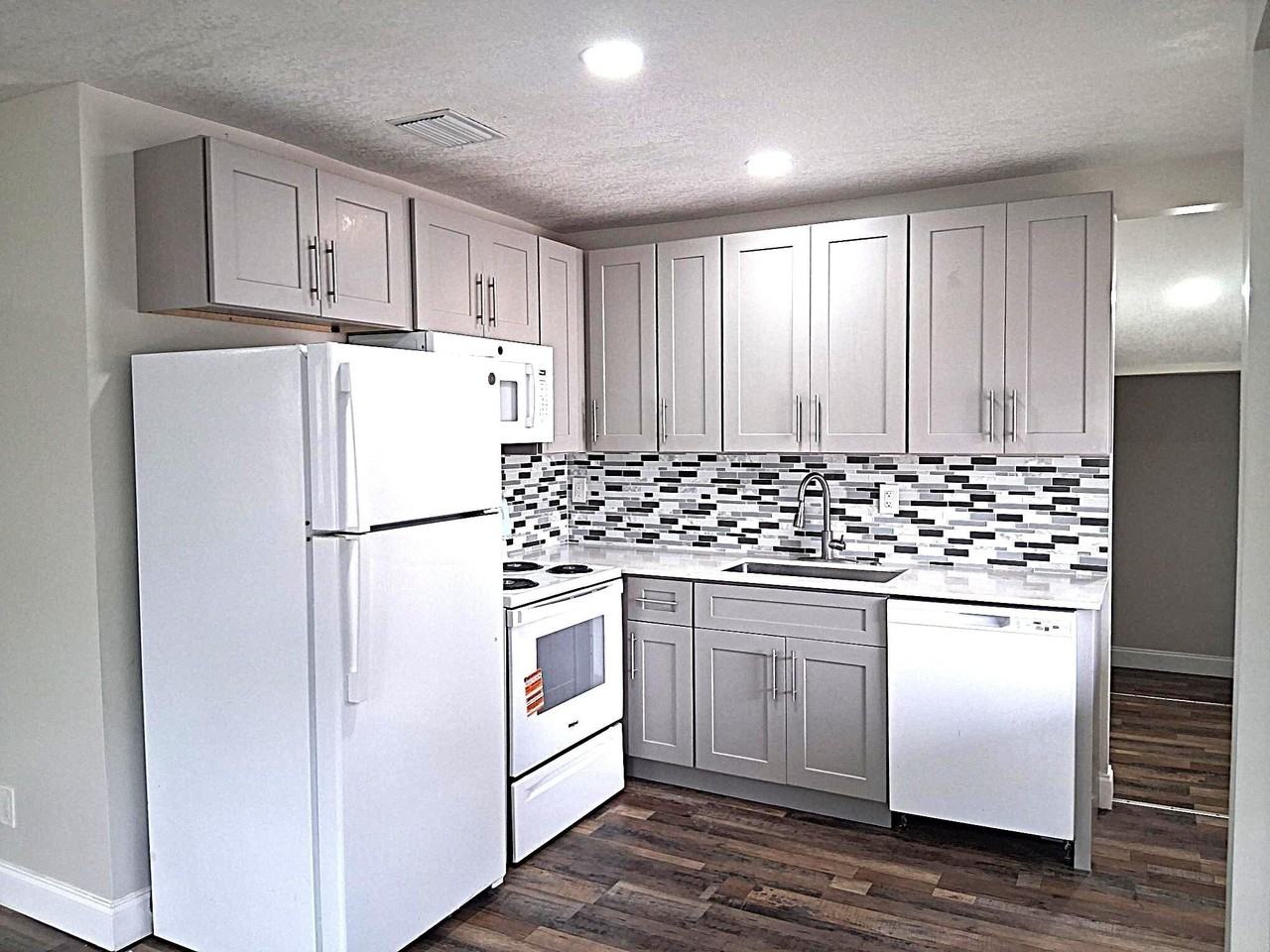 1216 Pioneer Rd - Photo 3 of 8