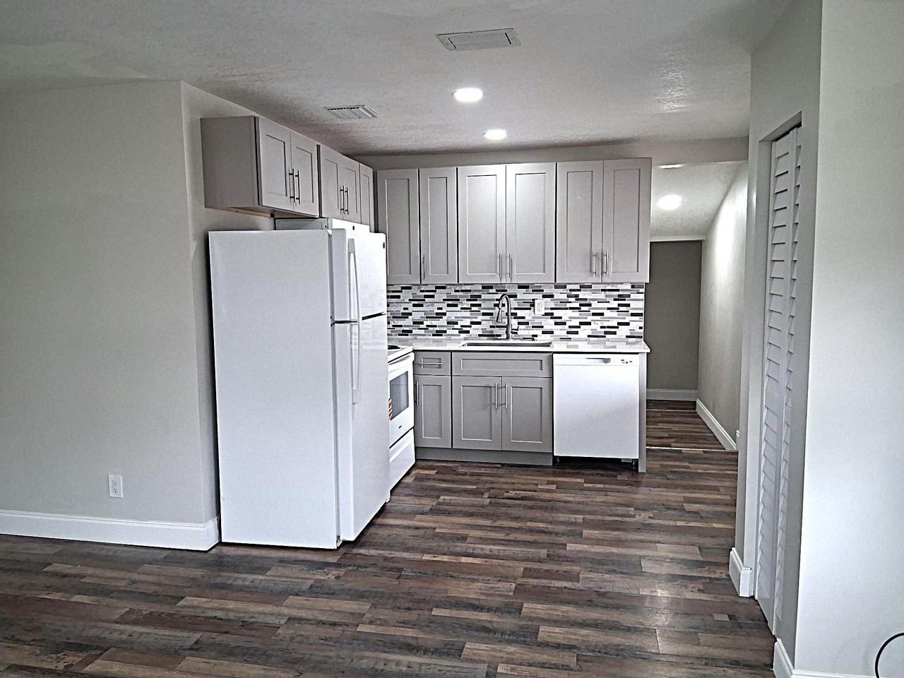 1216 Pioneer Rd - Photo 4 of 8