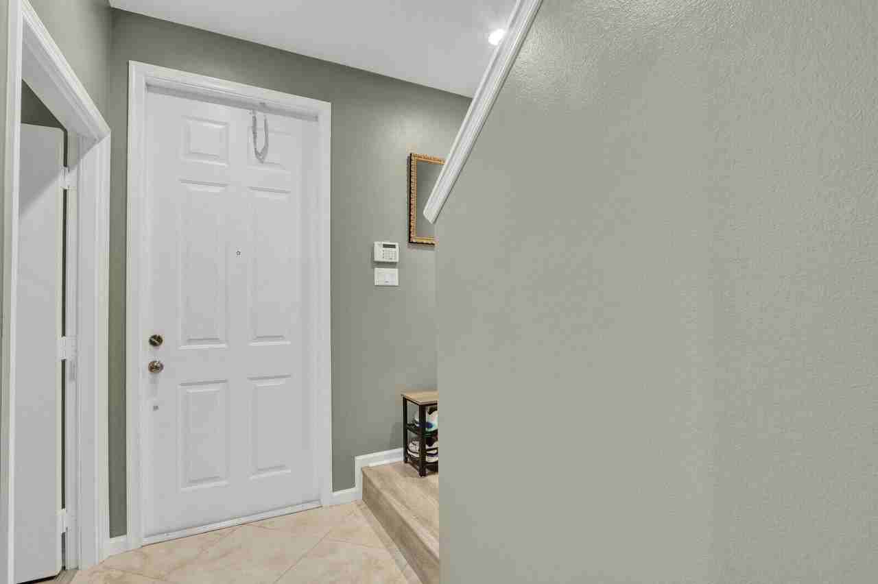 136 Regions Way - Photo 3 of 29