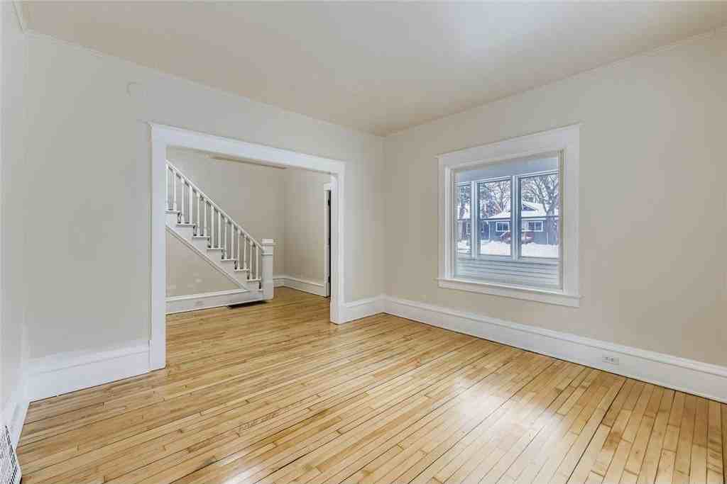 3507 Newton Ave Avenue N - Photo 3 of 19