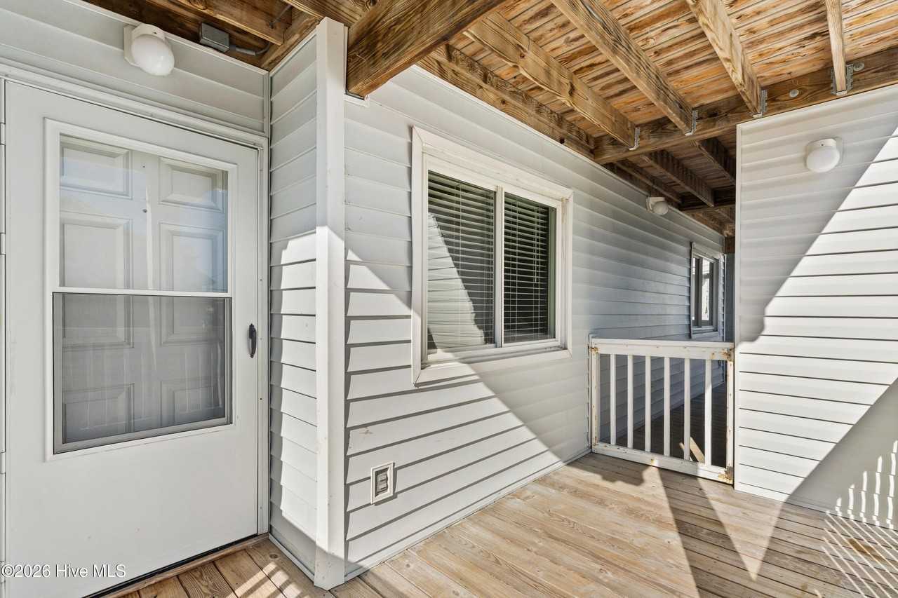 709 Canal Dr Apt 1a - Photo 3 of 46