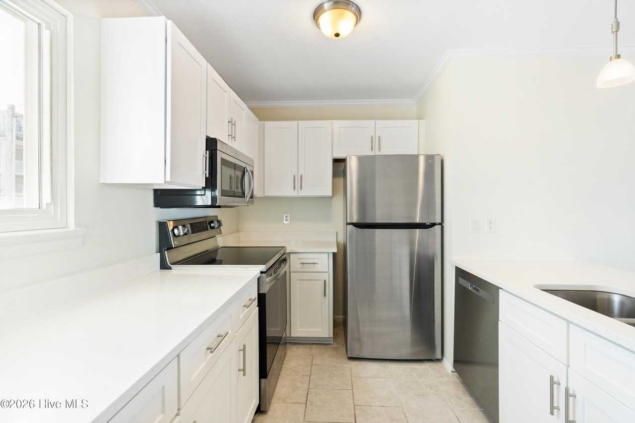 709 Canal Dr Apt 1a - Photo 7 of 46
