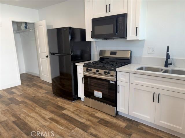 523 1/2 W 78th St - Photo 5 of 8