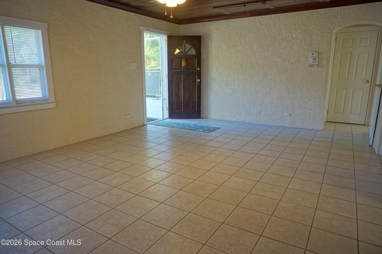 2812 Shwonda Ave Ne - Photo 6 of 38