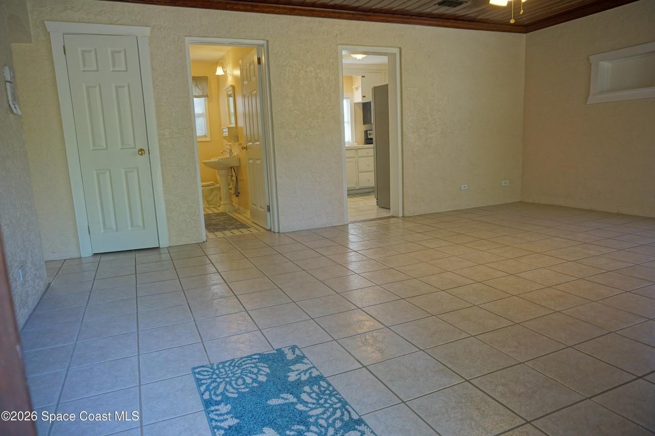 2812 Shwonda Ave Ne - Photo 7 of 38