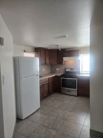 1517 Agua Fria St - Photo 3 of 10