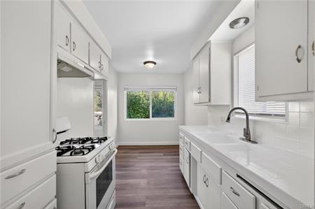 2610 S Alma St - Photo 3 of 32