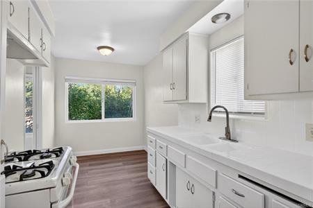 2610 S Alma St - Photo 4 of 32