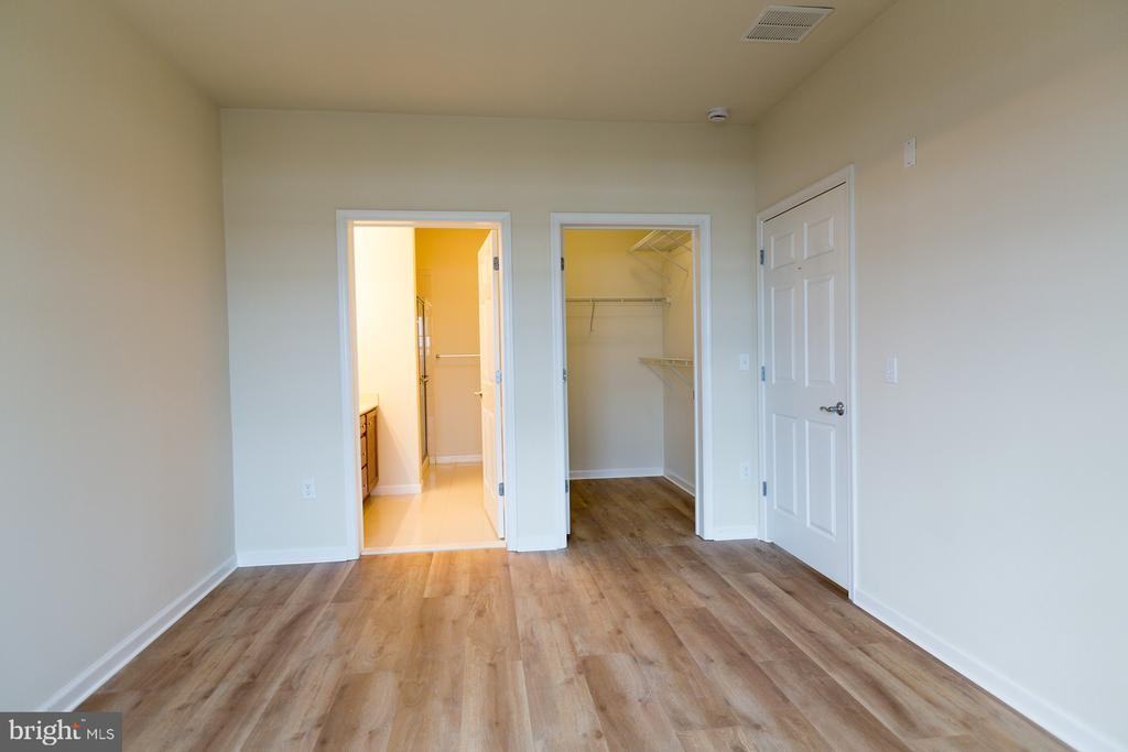 1443 Sierra Dr - Photo 6 of 17