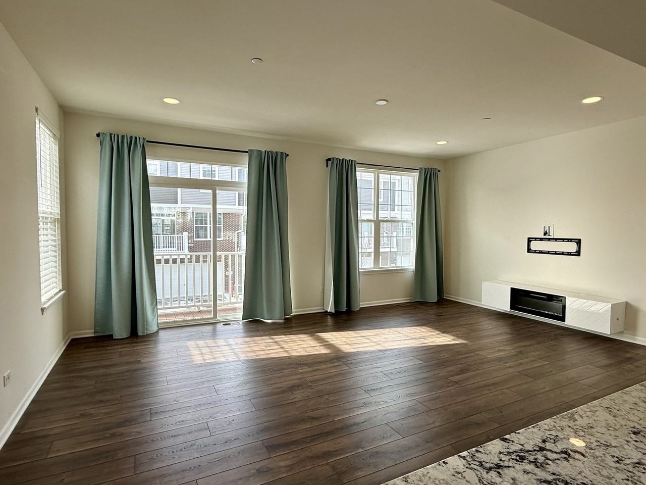 4411 Monroe Ct - Photo 6 of 22