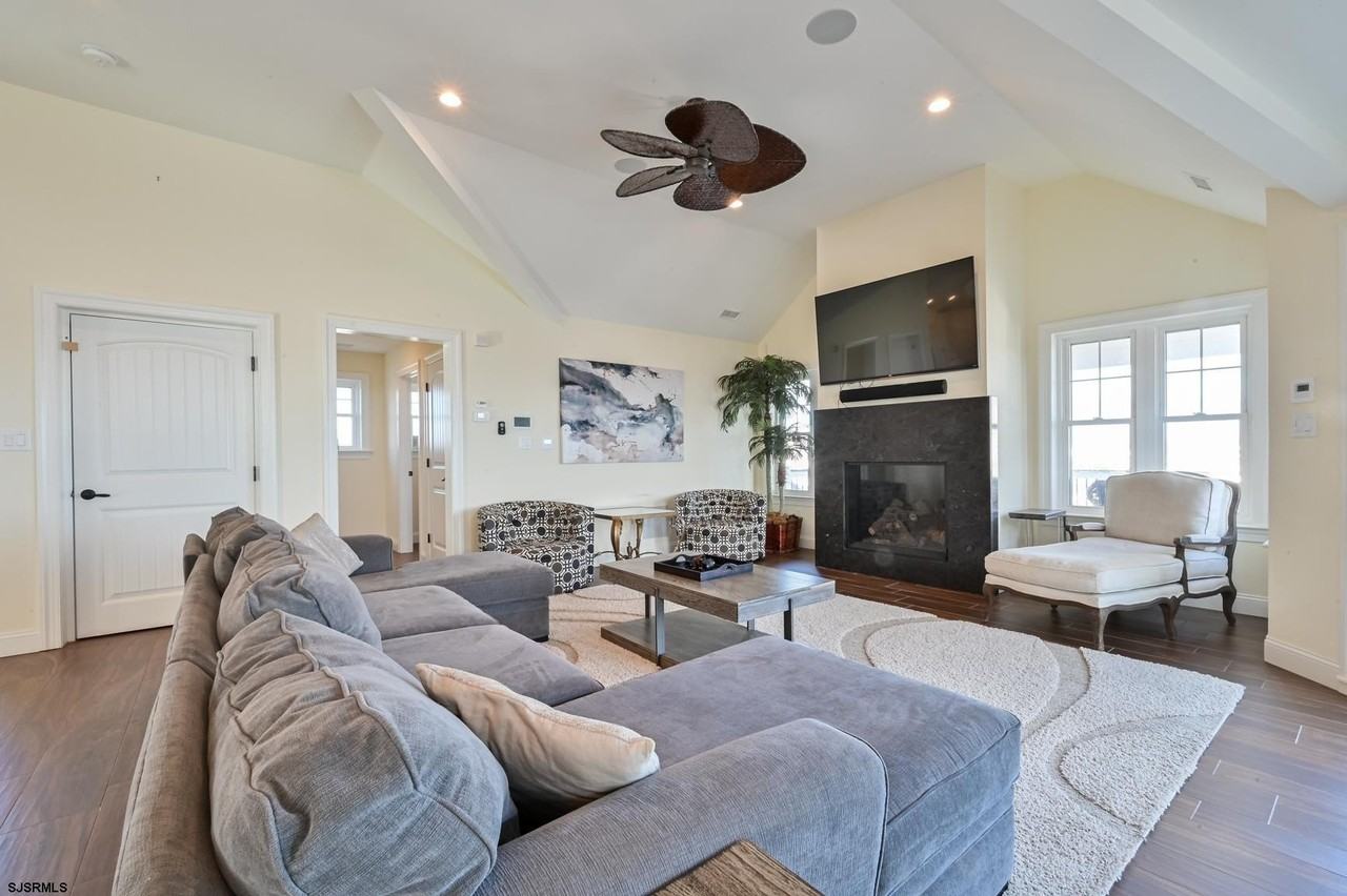 400 17th St S - Photo 7 of 50