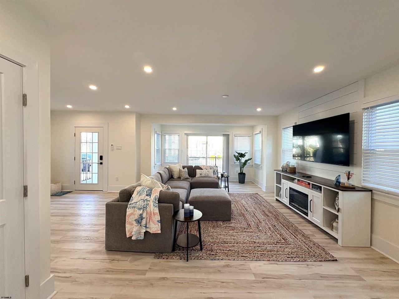 6 N Jasper Ave - Photo 6 of 40