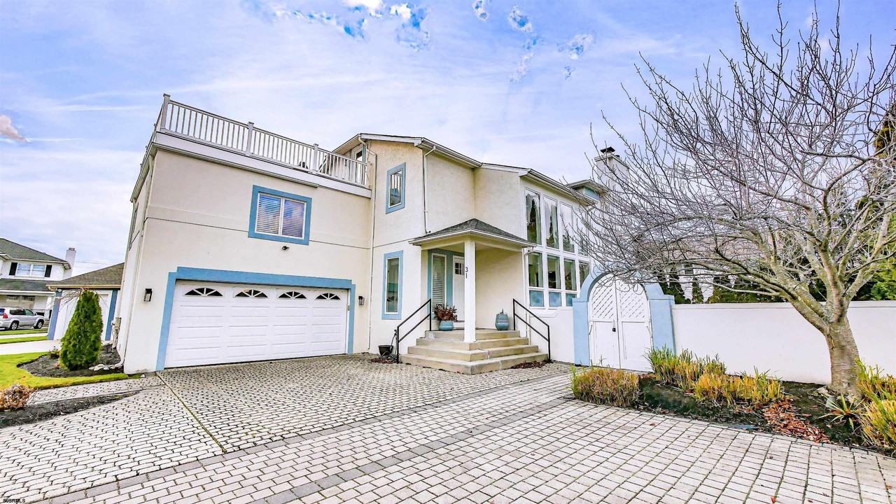 31 Bayside Ct - Photo 3 of 50