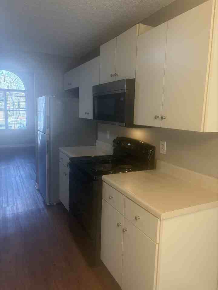 1516 Rochester Dr - Photo 6 of 17