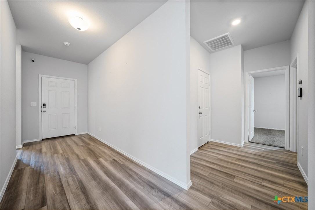 2818 Wigeon Way - Photo 5 of 33