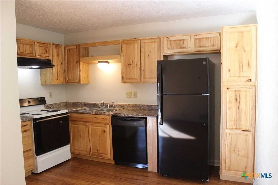 1303 Wales Dr - Photo 4 of 16