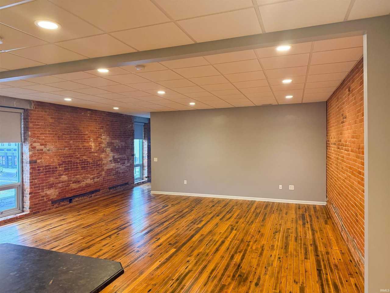 623 1/2 Main St - Photo 2 of 7