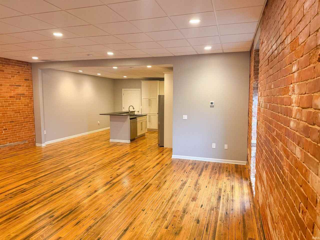 623 1/2 Main St - Photo 3 of 7