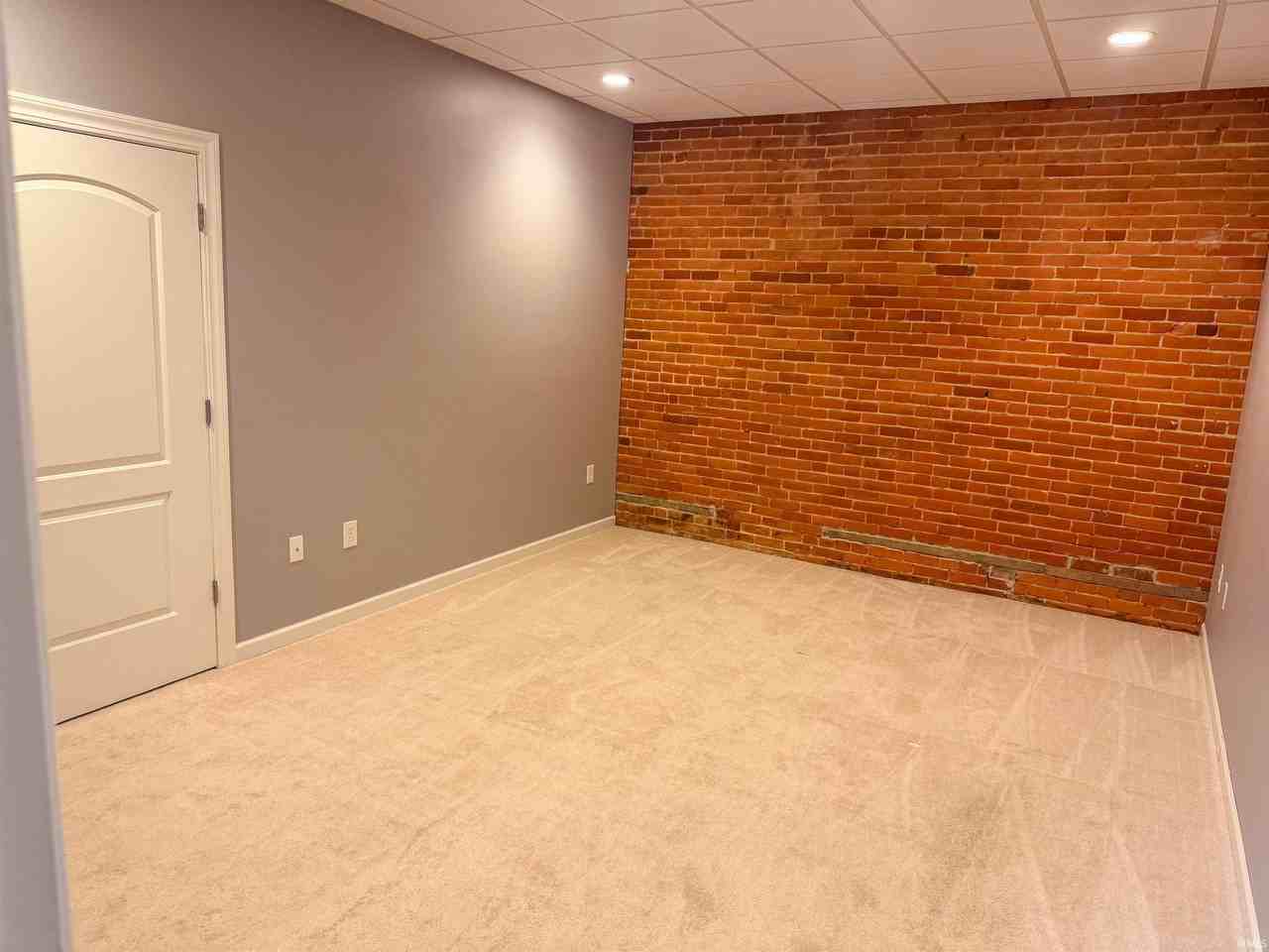 623 1/2 Main St - Photo 4 of 7