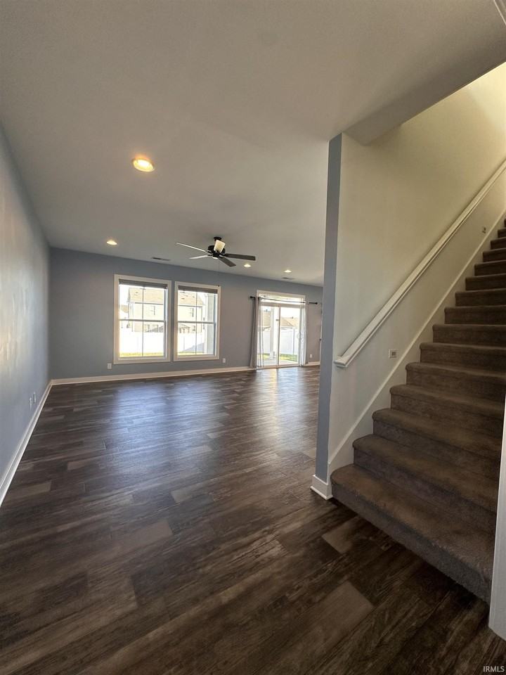 5700 Baywater Dr - Photo 3 of 28