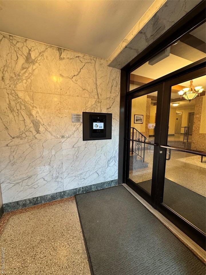 555 Broadway - Photo 2 of 22