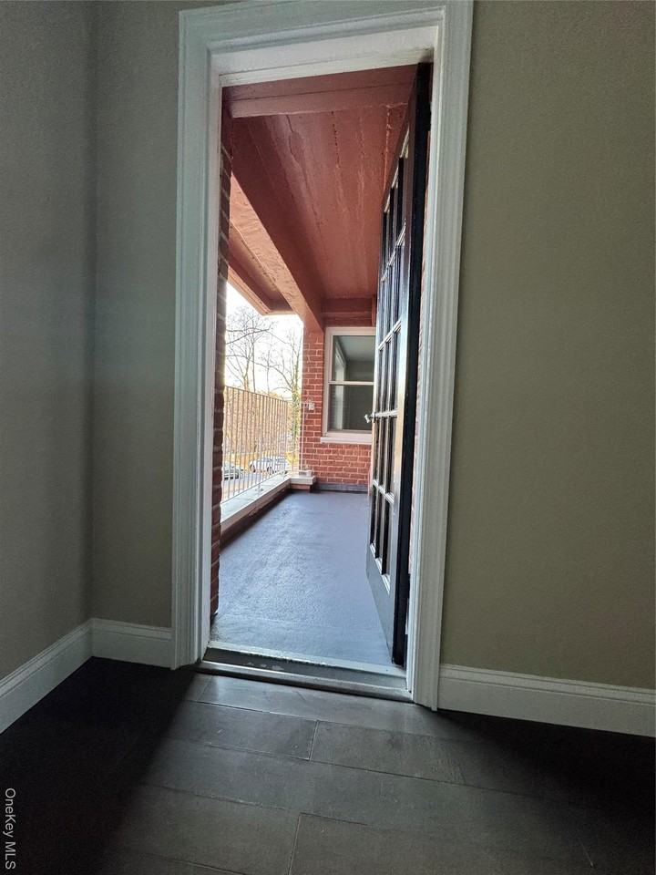 555 Broadway - Photo 7 of 22