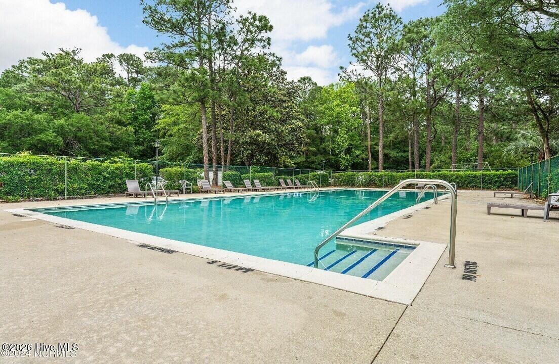 4905 Pompano Ct - Photo 2 of 17