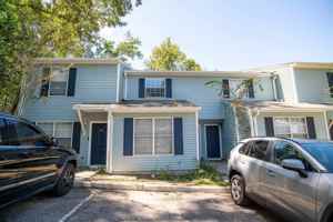 featured image of 2186 Timberwood Cir N